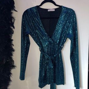 Blue sparkly shorts set with V cut